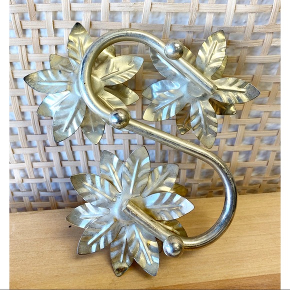 Vintage Floral Petal Candlestick Taper Holder - Picture 4 of 5